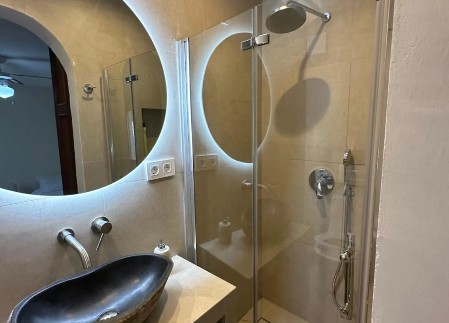 Paraiso De La Luz 7 Bedrooms, Swimming Pool & 4 Bathrooms カディス ヴィラ